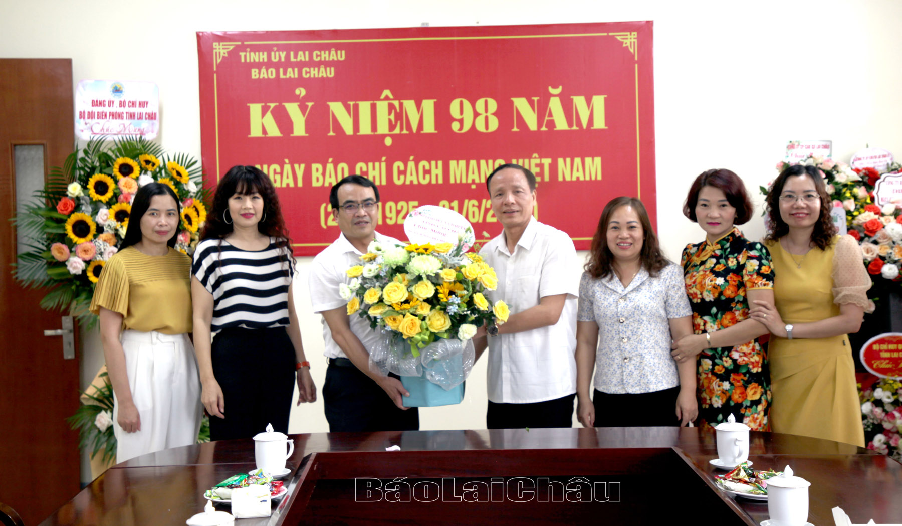 Sở Giáo dục và Đào tạo chúc mừng Báo Lai Châu nhân kỷ niệm 98 năm Ngày Báo chí cách mạng Việt Nam.
